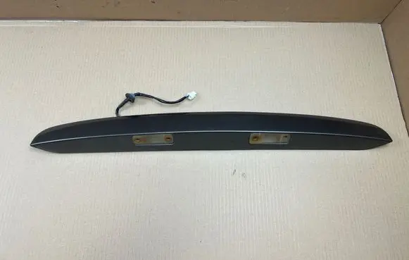 Hyundai Santa Fe Trunk door license plate light bar 873112B000