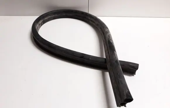 Audi Q7 4M Engine compartment rubber 4M0823723