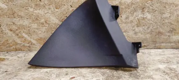 Foot area side trim