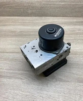 Volvo XC90 ABS Pump 8671224 P08671223