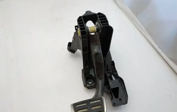Volkswagen Golf VII Brake pedal 5Q1723058AK