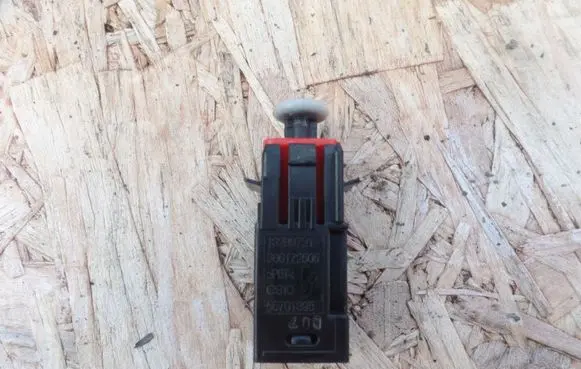 Clutch pedal sensor