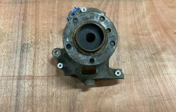 BMW 5 E60 E61 Front wheel hub