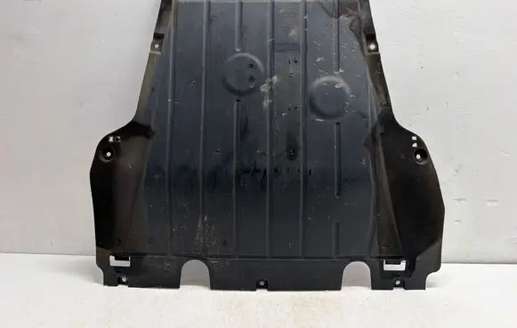 Renault Clio IV Engine splash shield/under tray 758902935R