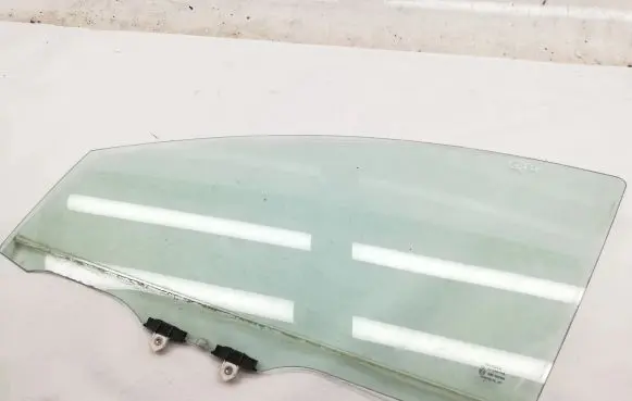 Toyota Yaris XP210 Front door window glass four-door