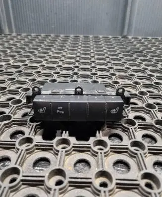 Mercedes-Benz B W245 Seat heating switch 1698209010 33460902 30061010124817