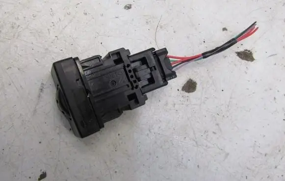 Suzuki Swift III Airbag deployment crash/impact sensor 38930-52R00