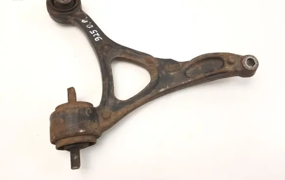 Volvo XC90 Front lower control arm/wishbone 8646614