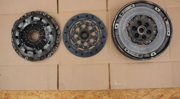 BMW 3 E90 E91 Clutch set kit dwumasm43228mm