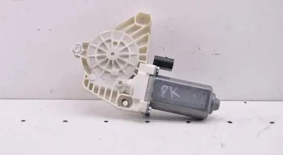 Mercedes-Benz B W245 Front door electric window regulator A1698201542