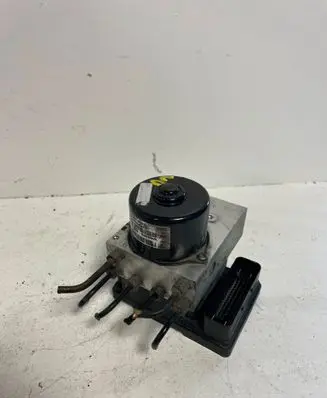 Volvo V70 ABS Pump 8671224 10092504033 P08671225