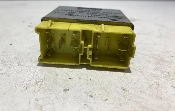 Volvo S70 V70 V70 XC Light relay 9483309 895185000