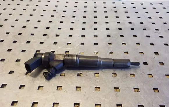BMW X5 E53 Fuel injector 7789661 0445110131