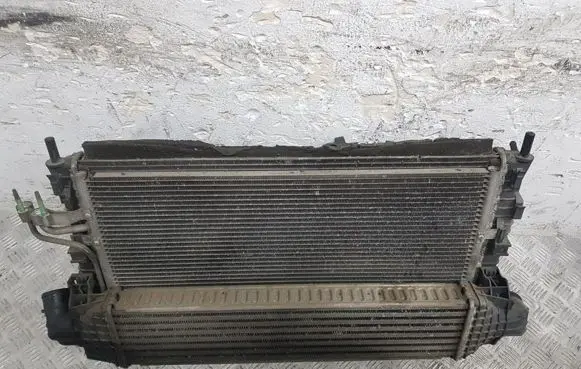 Ford Focus Radiator set 3M5H8005TL