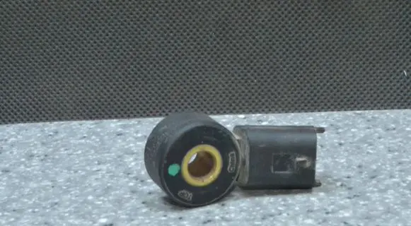 Opel Corsa D Detonation knock sensor 55563372 15224