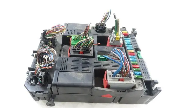 Peugeot 307 Central body control module 9636760580E 9644098280
