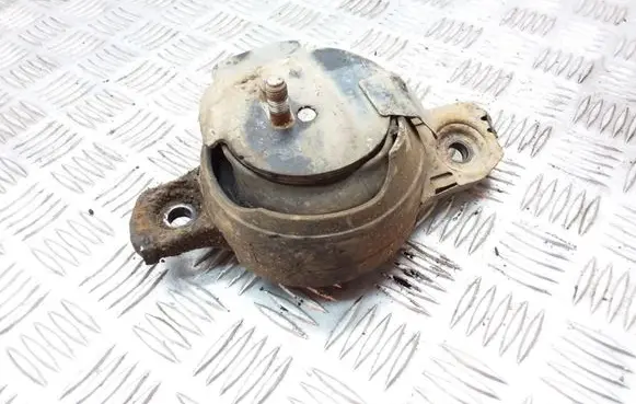 Subaru XV Engine mount bracket