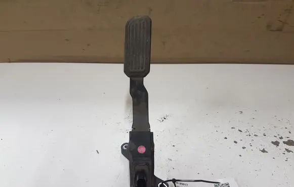 Toyota Avensis T270 Accelerator throttle pedal 7811002022 02661144086
