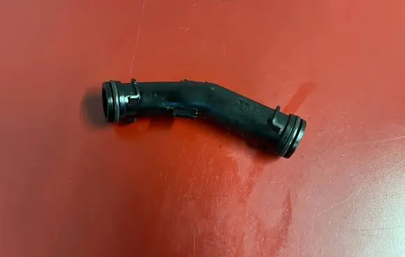 BMW X4 G02 Turbo air intake inlet pipe/hose 8587520