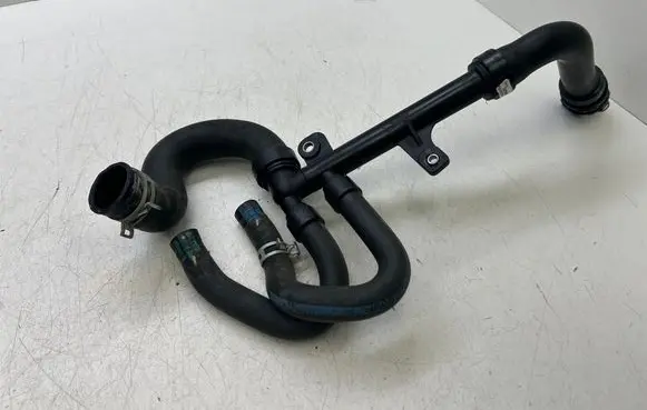 Engine coolant pipe/hose