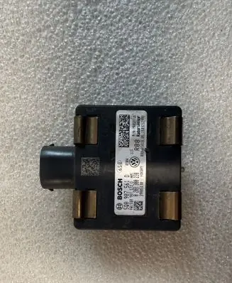 Volkswagen Golf VII Distronic sensor radar 5Q0907561D 0203300238 5Q0907572D