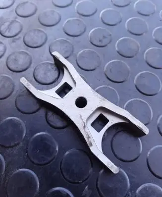 Volkswagen PASSAT B8 Fuel Injector clamp holder