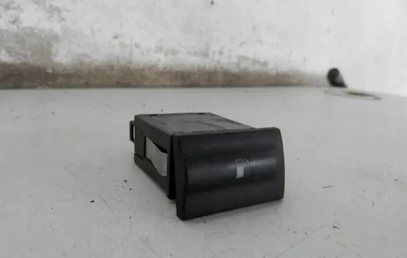 Skoda Octavia Mk1 (1U) Fuel tank opening switch 