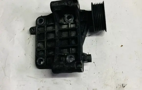 Audi Q5 SQ5 Generator/alternator bracket 059903143S
