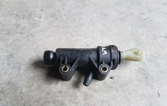 BMW 3 E90 E91 Clutch slave cylinder 6758822