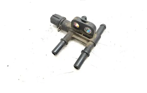 Hyundai Sonata Fuel line pipe