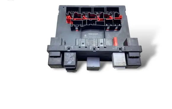 Volkswagen Golf V Comfort/convenience module 3C0937049D K5402