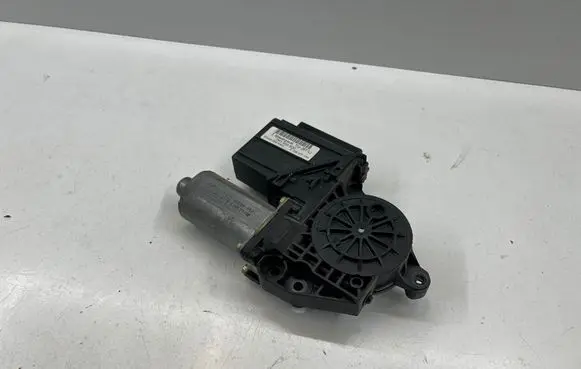 Volkswagen Transporter - Caravelle T5 Front door window regulator motor 7H1959802 E038070046