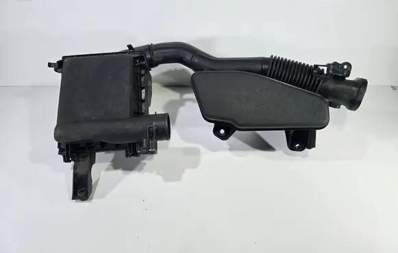Toyota Prius (XW30) Air filter box 1770137170 1781237030 2220437010