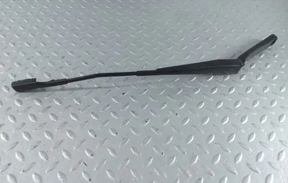 Volkswagen PASSAT B8 USA Front wiper blade arm 561955405
