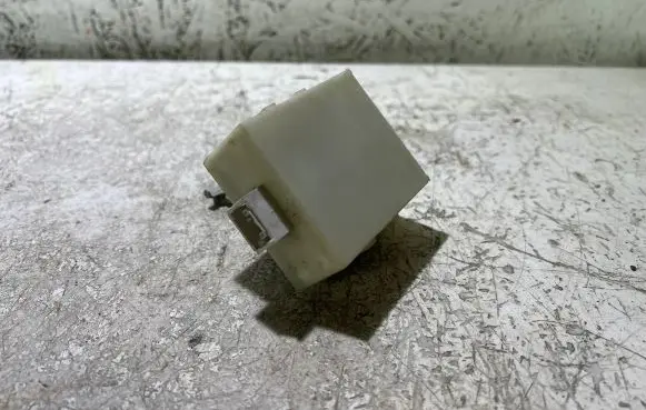 Toyota Avensis T250 Door control unit/module 8974105070 73668012 736680A