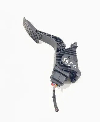 Volkswagen Golf VII Accelerator throttle pedal 5Q2721503D