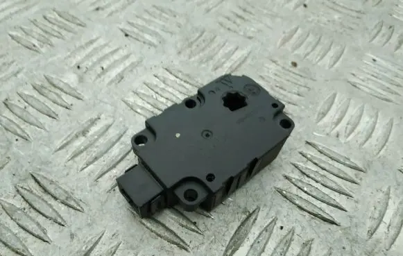 Audi A8 S8 D4 4H Intake manifold valve actuator/motor CZ1139300854 ZBAT0045D06AT