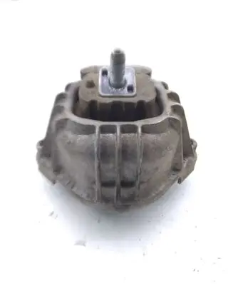 BMW 1 E82 E88 Engine mount bracket