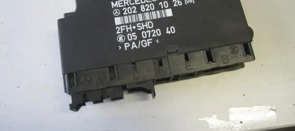 Mercedes-Benz C W202 Comfort/convenience module 2028201026