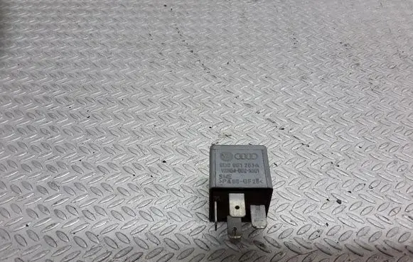 Volkswagen PASSAT B5 Other relay 8D0951253A