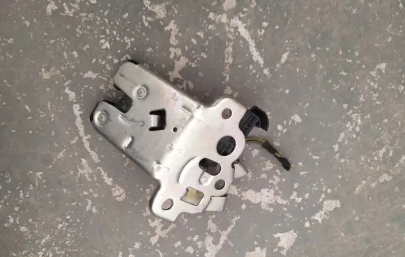 Audi A1 Tailgate/trunk/boot lock/catch/latch