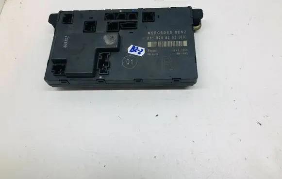 Mercedes-Benz E W211 Door control unit/module 2118208285 00401304