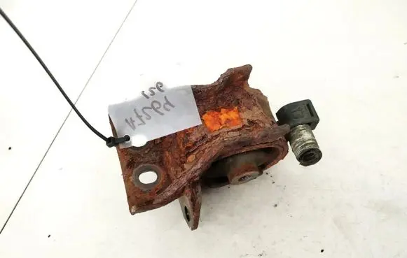 Toyota Avensis Verso Engine mount bracket