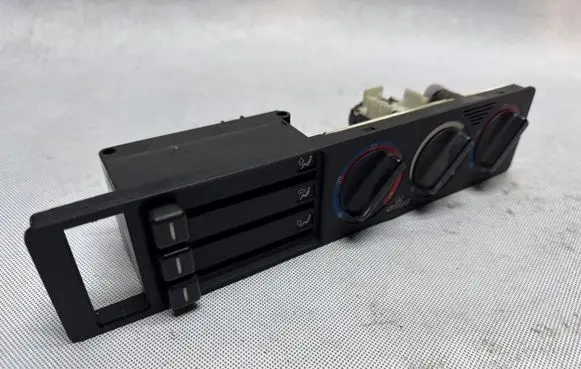 BMW 5 E34 Climate control unit E346411 8351110 351114