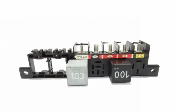 Volkswagen Golf IV Fuse module 8L0941822