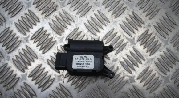 Volkswagen Golf V A/C air flow flap actuator/motor 3C1907511B