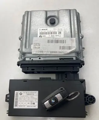 BMW 3 E90 E91 Engine ECU kit and lock set 7823973 1039S29768 8T408TVTW