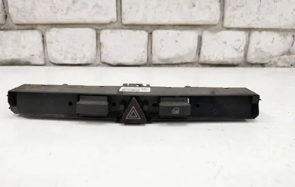 Opel Astra H Hazard light switch 03758075 0320 13100105