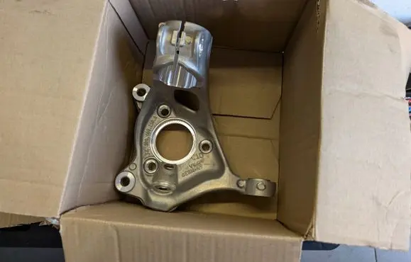 Volkswagen Golf VII Stub axle 