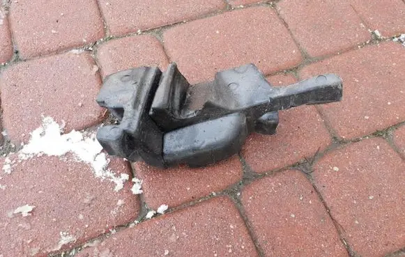 Opel Astra K Rear shock/impact absorber stay/bar 1347512
